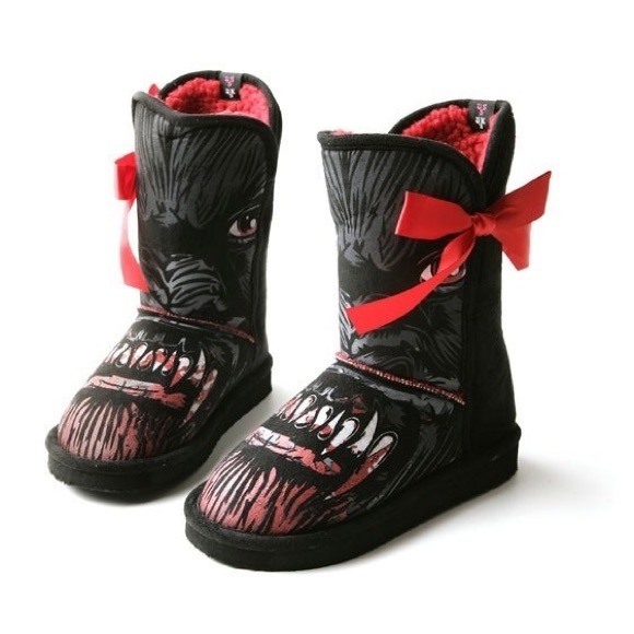 LOOKING - Picture 2 of 2